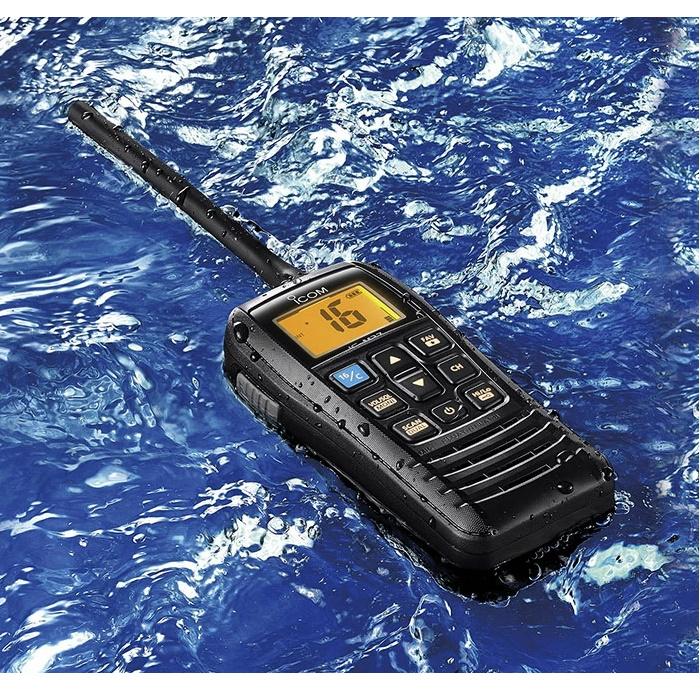 Radiotelefono VHF marino portatil ICOM IC-M37  6 W Flotante y Led - La radio incluye: Batería recargable Ion Litio de 3,6 V, 2.200 mAh, modelo BP-296. Cargador sobremesa. Pinza cinturón y antena.
